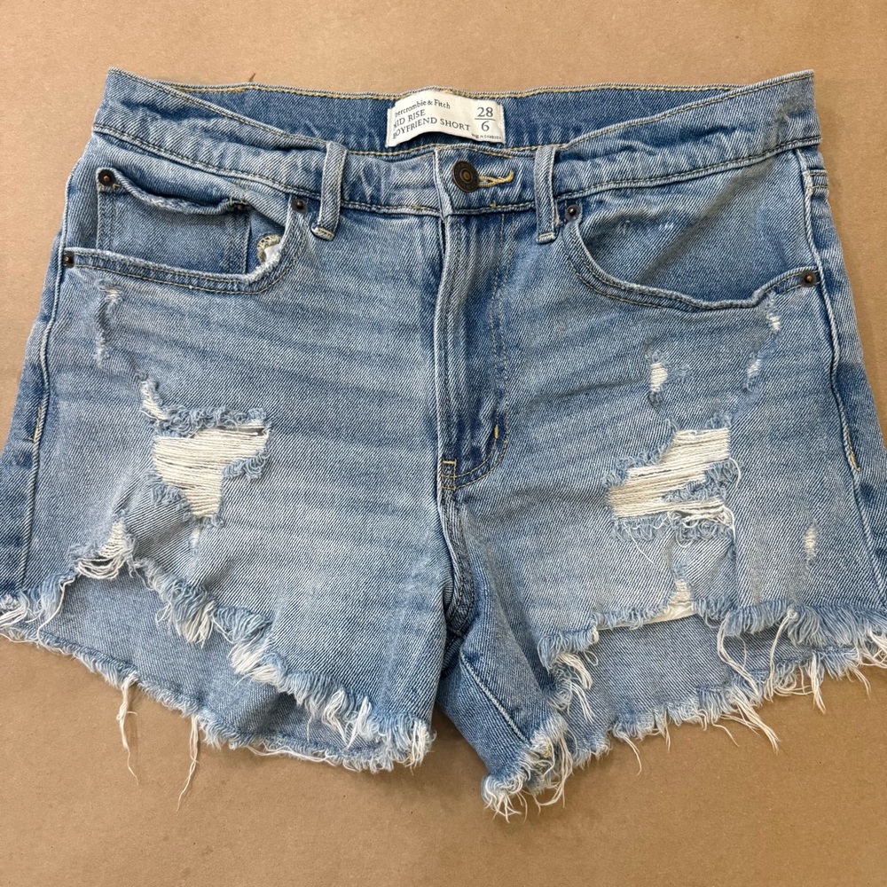 Abercrombie & Fitch Light Blue Distressed Jean Shorts Size 6